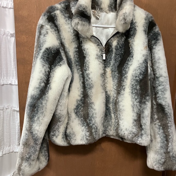 VON SAKEN FUR JACKET SZ. M LIKE NEW, VERY WARM, WEAR ANYWHERE LQQK. - Picture 10 of 14